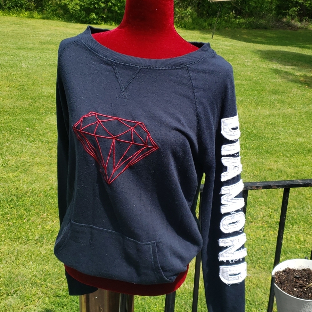 Lightweight sweatshirt with Diamond embroidered on